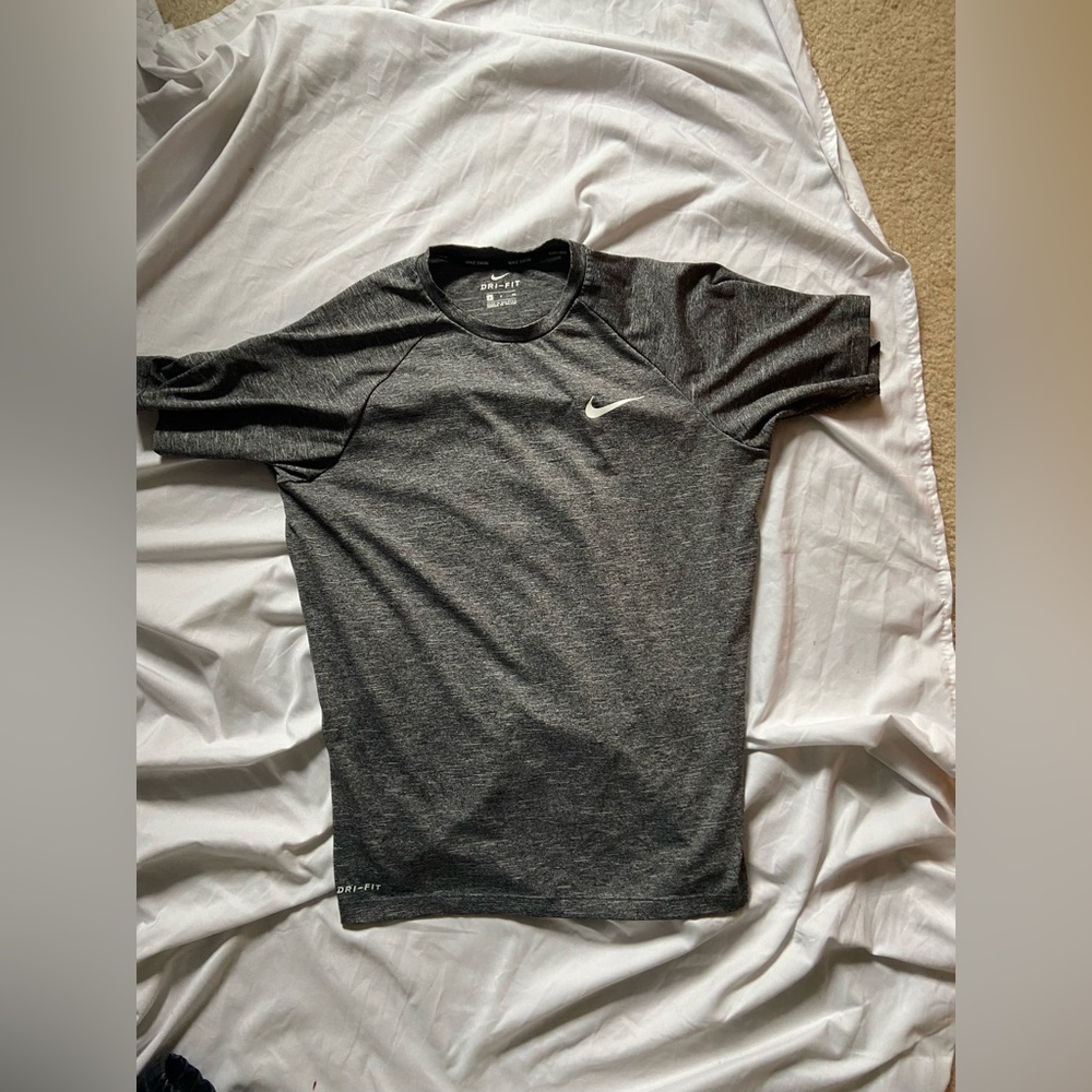 Men’s  nike dri fit swimwear short sleeve shirt